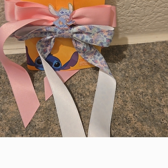 Disney stitch hair bows Nwt - Picture 2 of 3